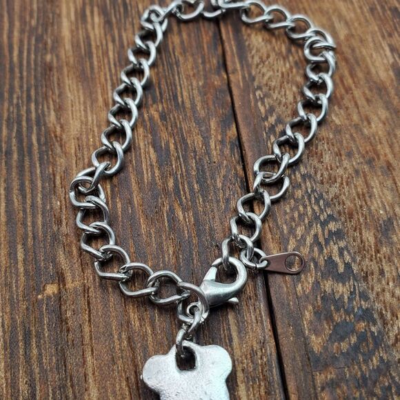 Disney parks charm bracelet - Picture 2 of 2